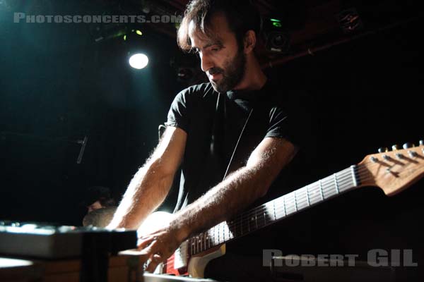 CYANN AND BEN - 2005-10-27 - PARIS - La Maroquinerie - 